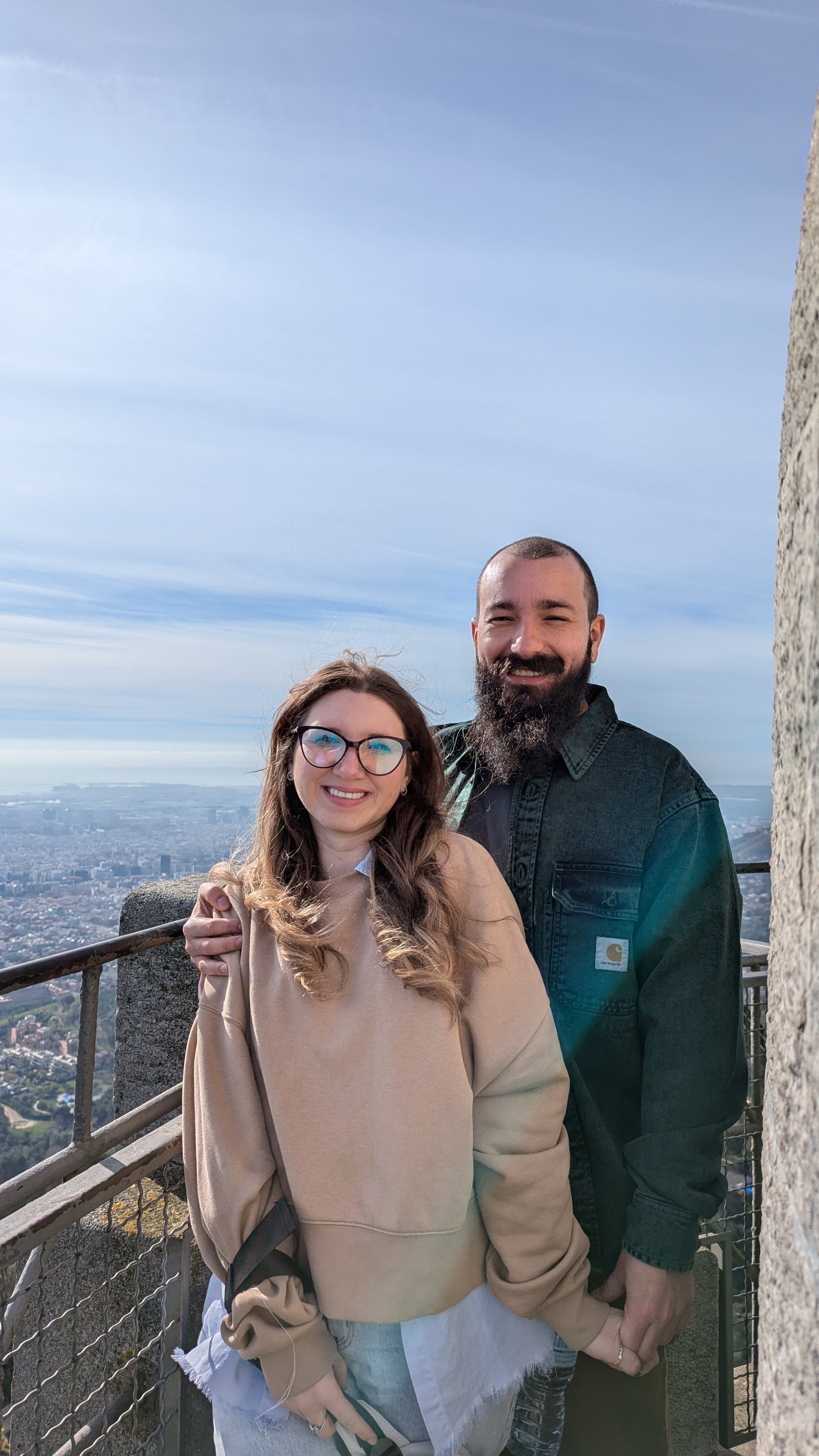 Theodor și Denisa deasupra Barcelonei